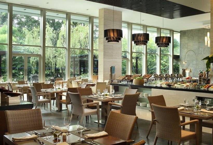 בית מלון כפרי Hilton Bandung