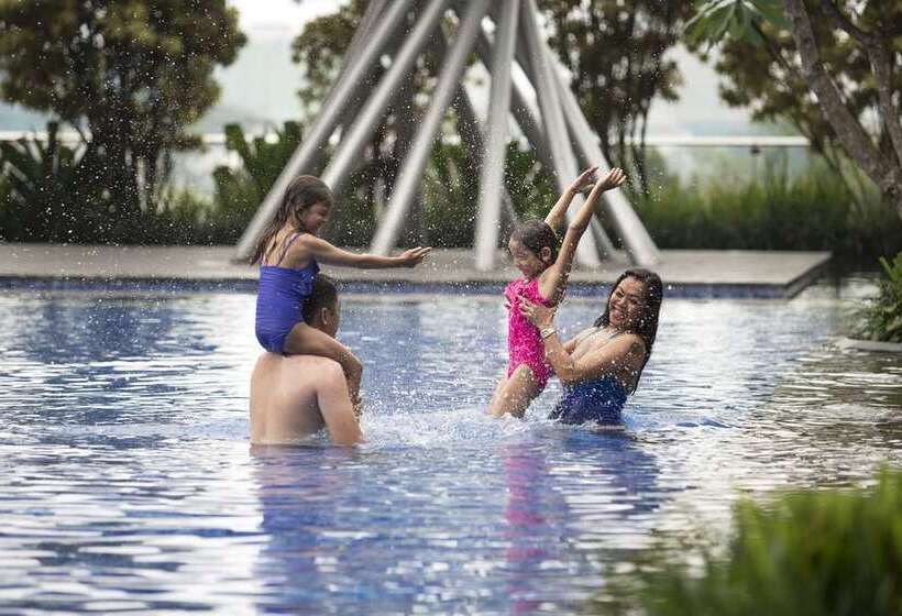 בית מלון כפרי Hilton Bandung