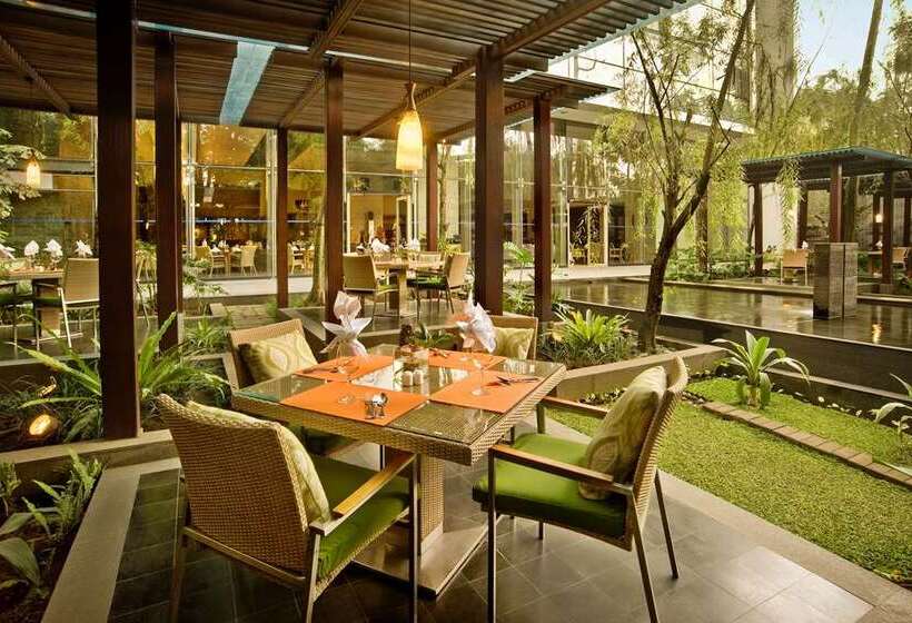 בית מלון כפרי Hilton Bandung