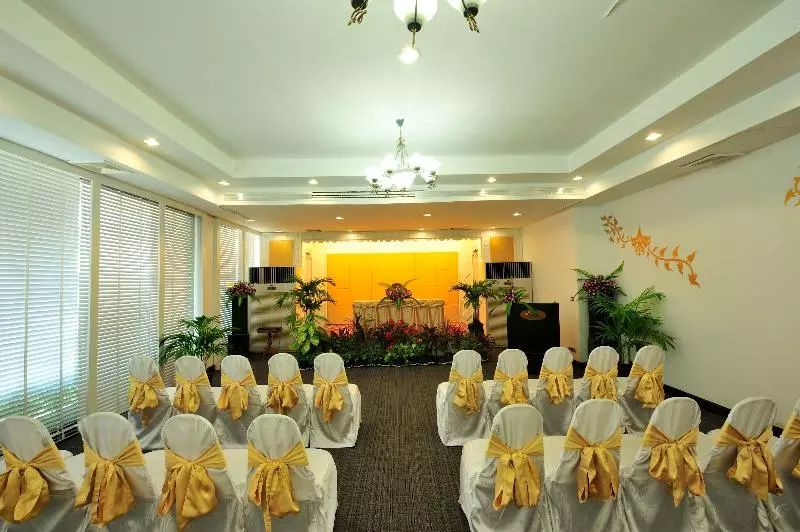 هتل Jomtien Garden & Resort