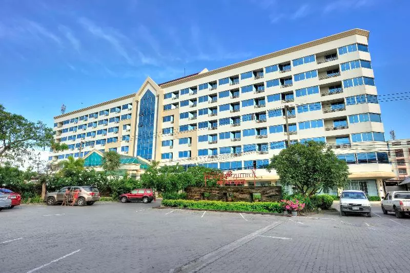 هتل Jomtien Garden & Resort