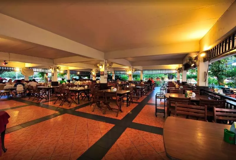 هتل Jomtien Garden & Resort