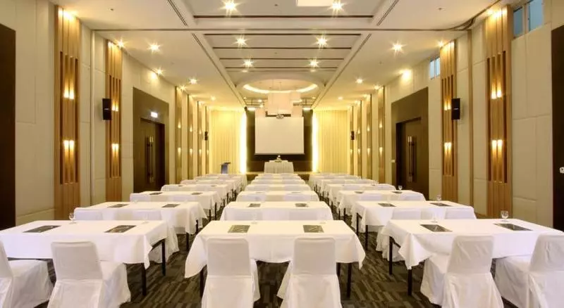 Kantary Beach Hotel Villas & Suites