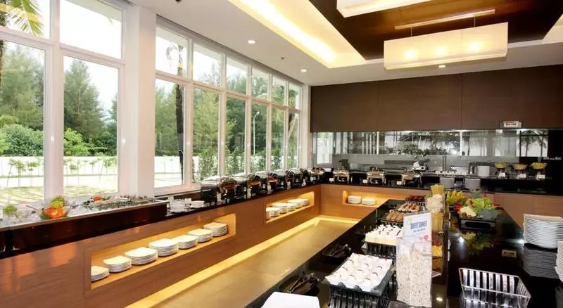 Kantary Beach Hotel Villas & Suites