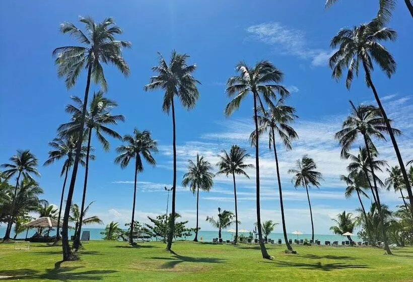 Kantary Beach Hotel Villas & Suites