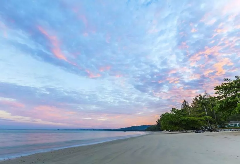 Kantary Beach Hotel Villas & Suites