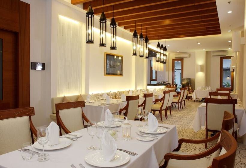 Kantary Beach Hotel Villas & Suites