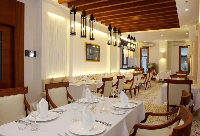 Kantary Beach Hotel Villas & Suites