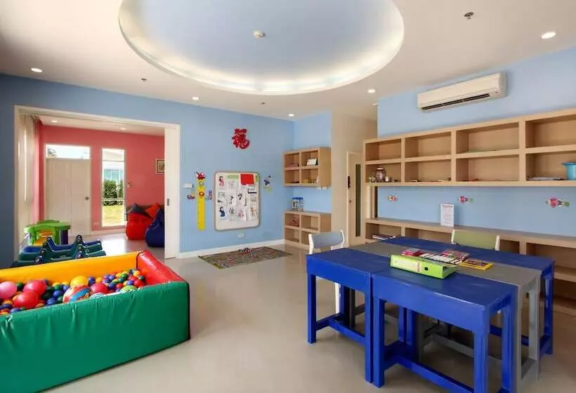 Kantary Beach Hotel Villas & Suites