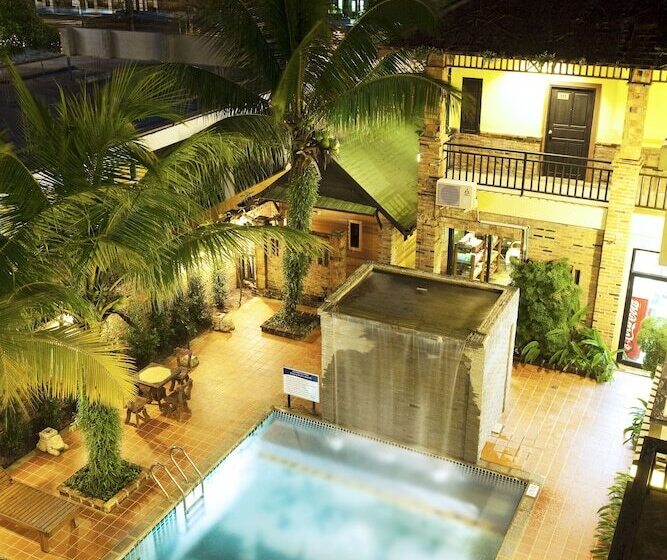 هتل Motive Cottage Resort