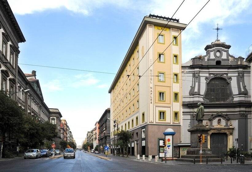 هتل Naples