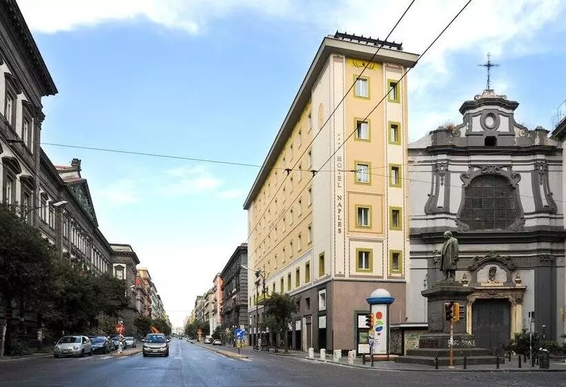 هتل Naples
