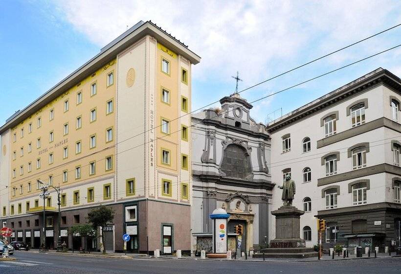 هتل Naples