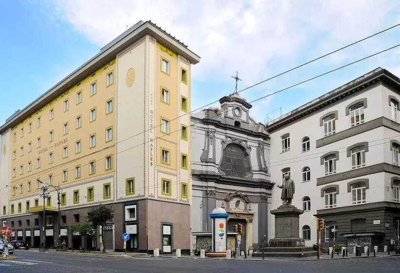 هتل Naples