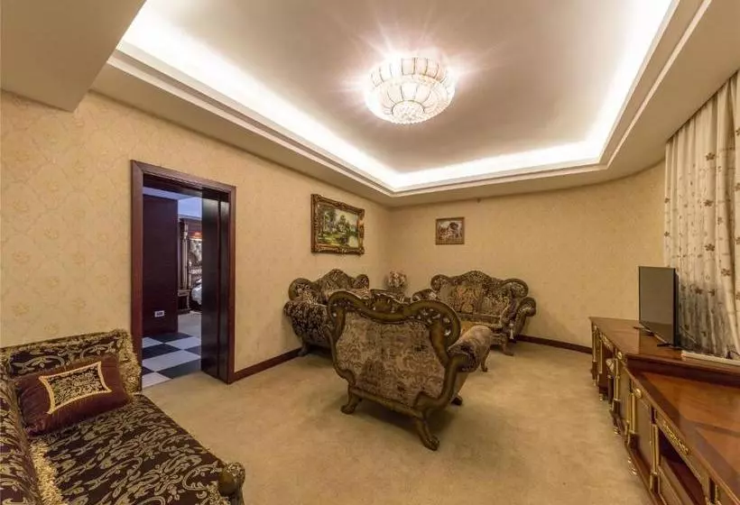 Hotel New West Street International