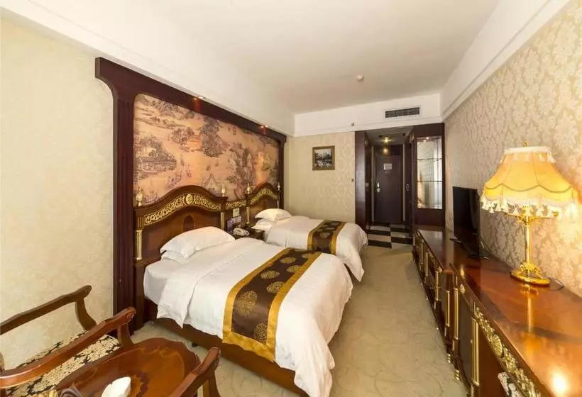 Hotel New West Street International