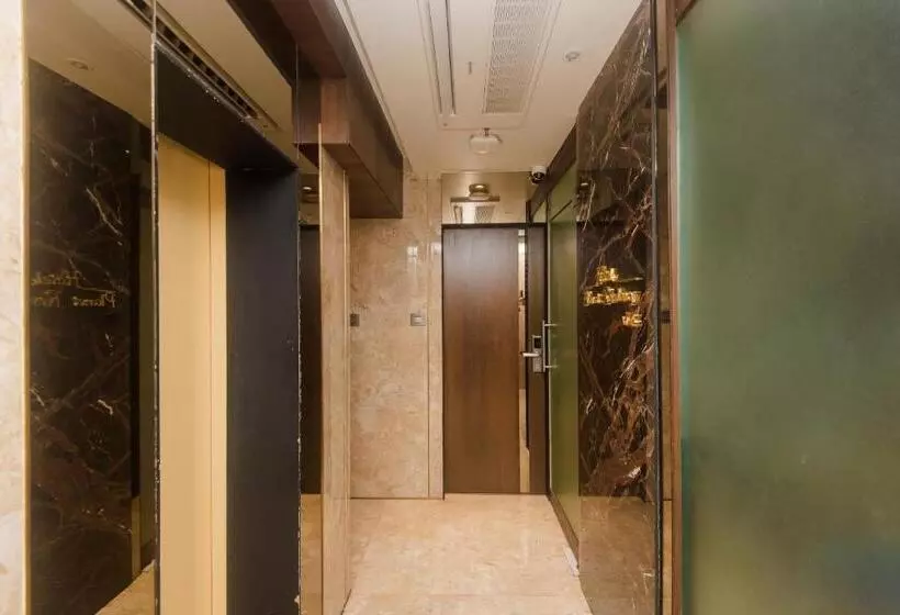 Отель Planet Residency