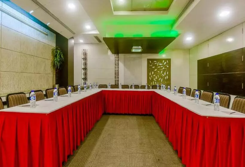 Отель Planet Residency