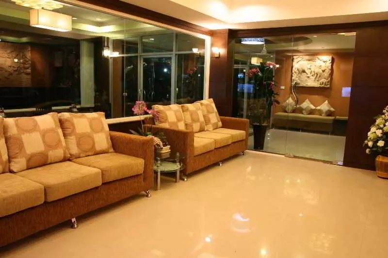 ホテル Queen's Garden Resort At River View