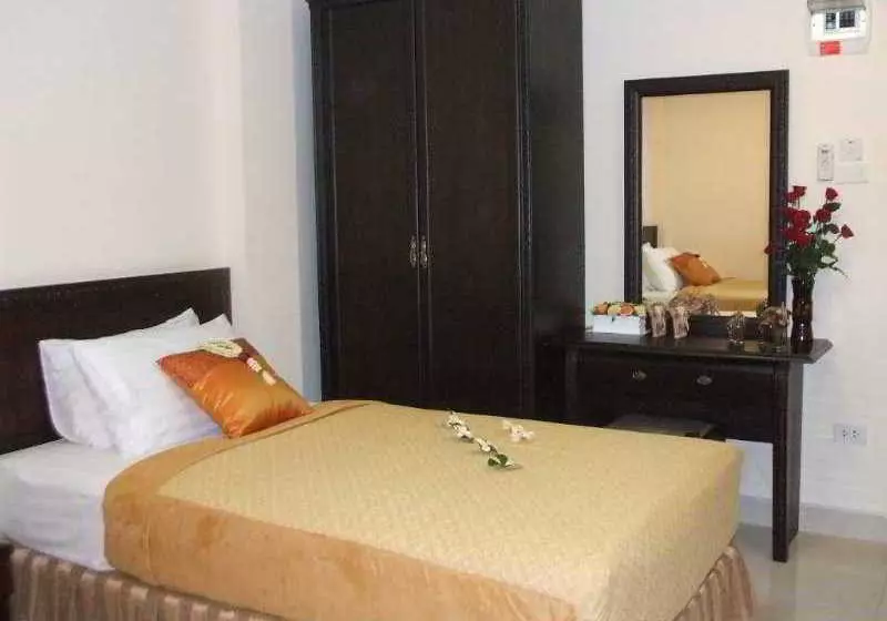 ホテル Queen's Garden Resort At River View