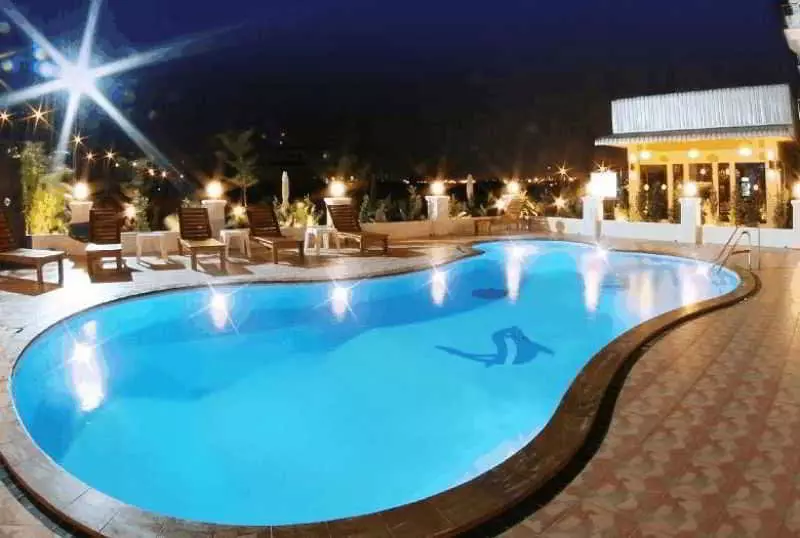 ホテル Queen's Garden Resort At River View