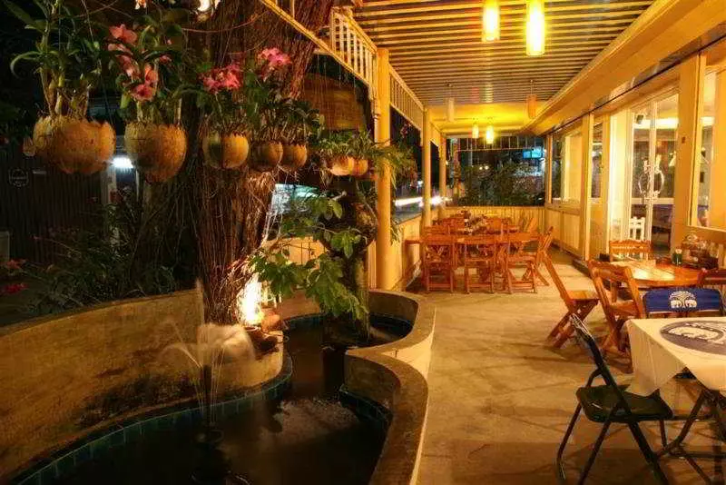 ホテル Queen's Garden Resort At River View