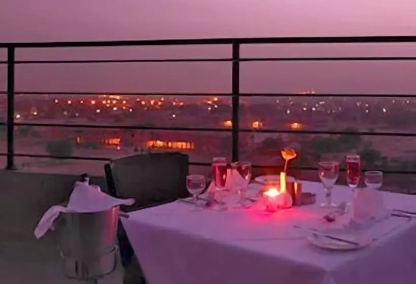 호텔 Ramada By Wyndham Jaipur North