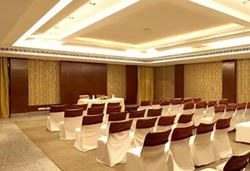 호텔 Ramada By Wyndham Jaipur North