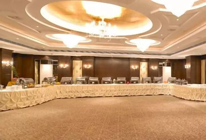 호텔 Ramada By Wyndham Jaipur North