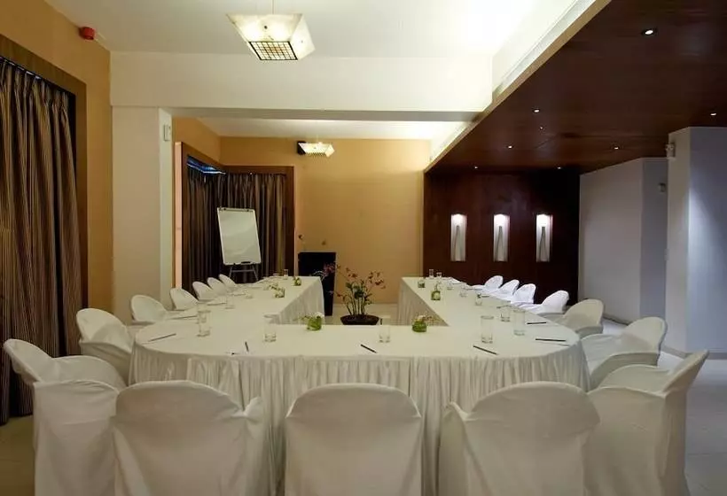 Hotel The Regenza By Tunga