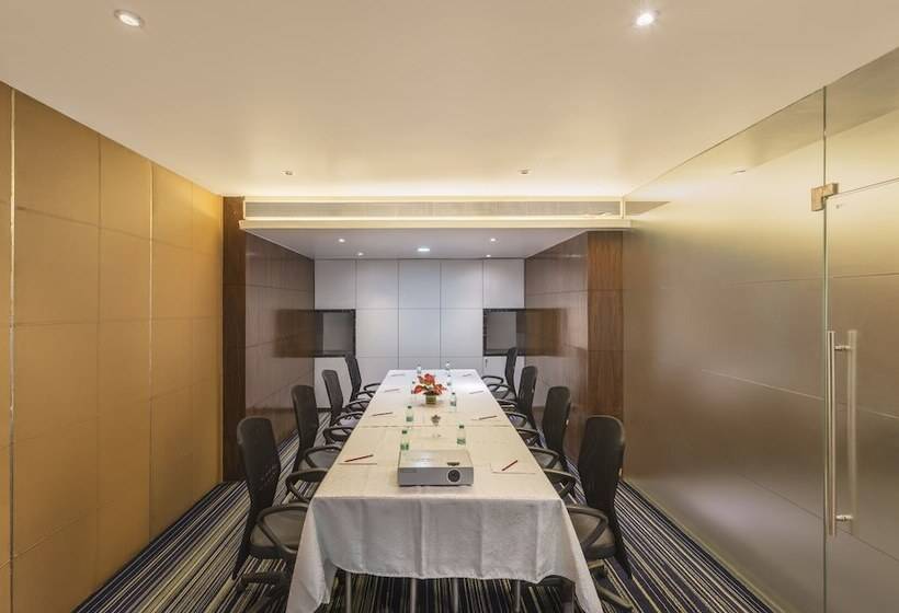 Отель The Regenza By Tunga