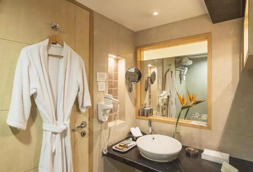 Hotel The Regenza By Tunga