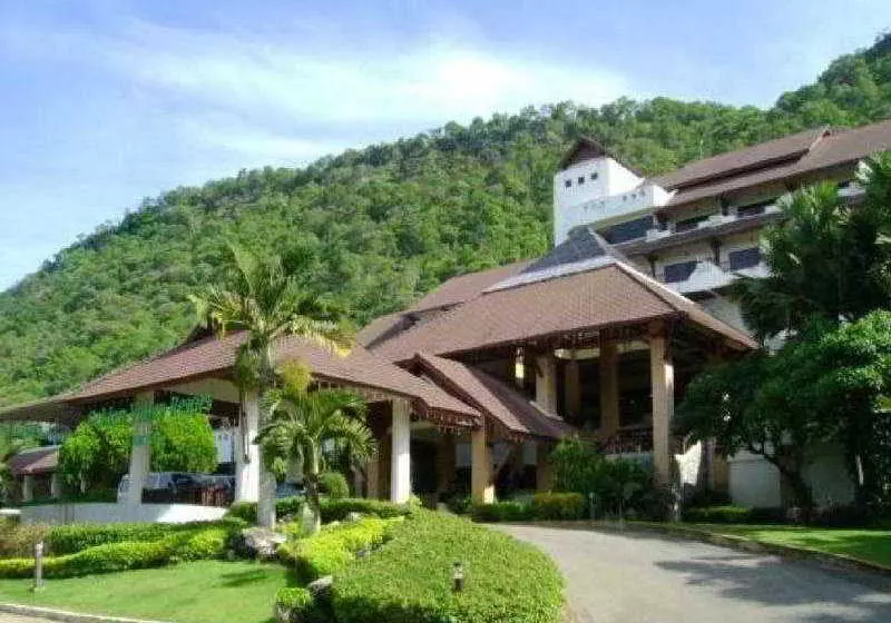 Mandarin Golden Valley Hotel & Spa