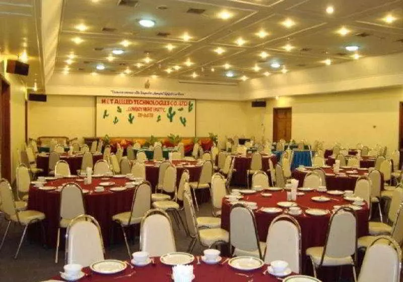 Mandarin Golden Valley Hotel & Spa