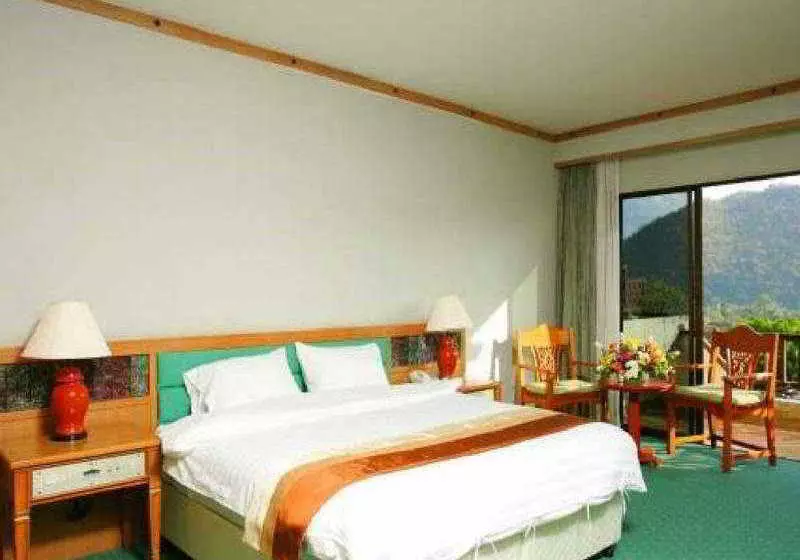 Mandarin Golden Valley Hotel & Spa