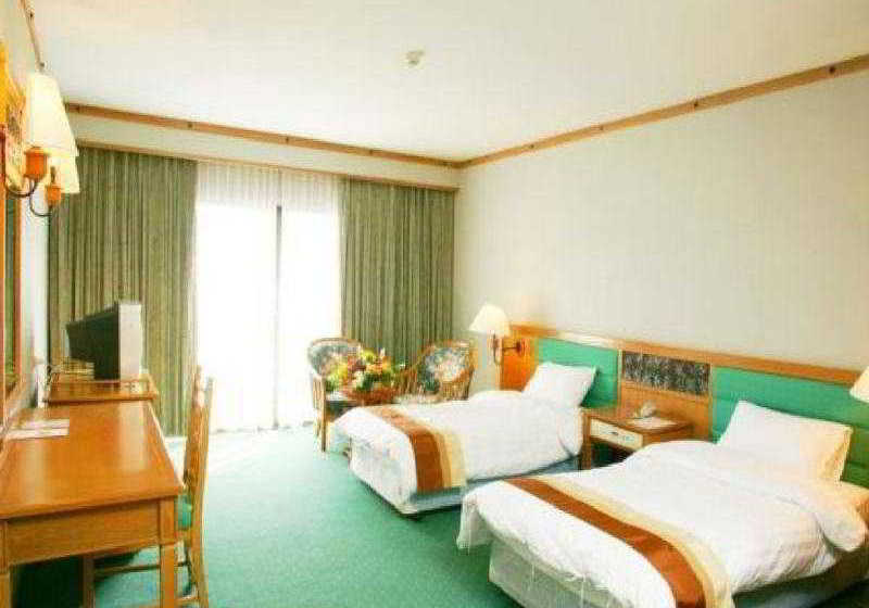 Mandarin Golden Valley Hotel & Spa