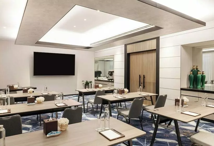 Sheraton Mall Of The Emirates Hotel, Dubai