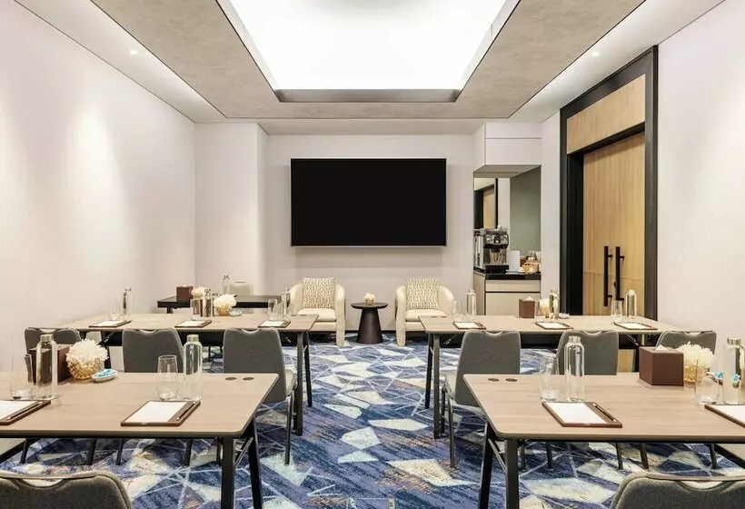 Sheraton Mall Of The Emirates Hotel, Dubai