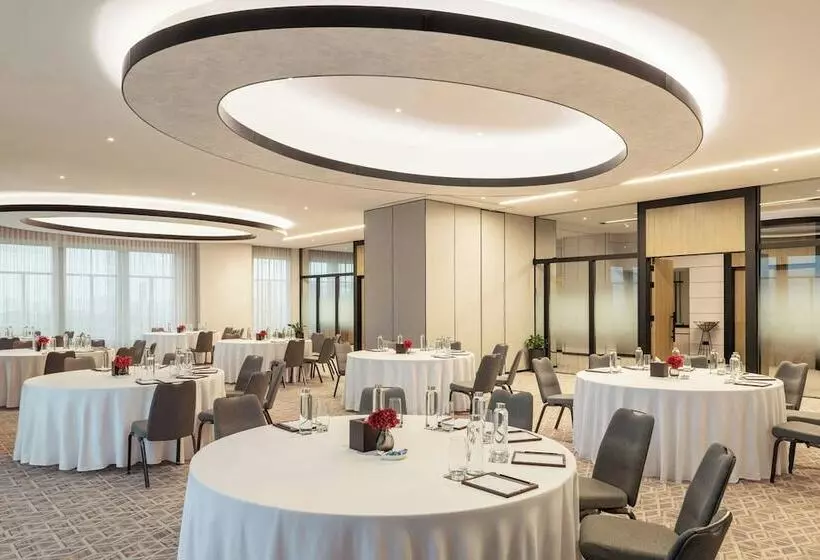 Sheraton Mall Of The Emirates Hotel, Dubai