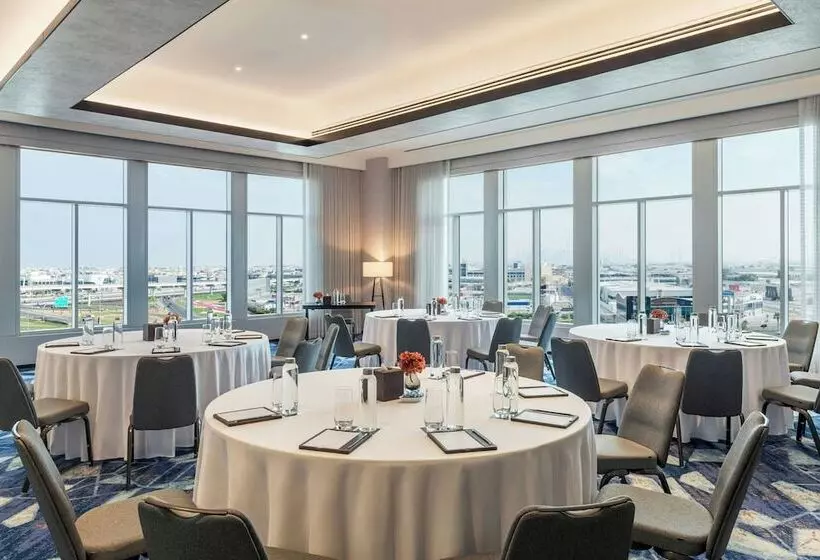 Sheraton Mall Of The Emirates Hotel, Dubai