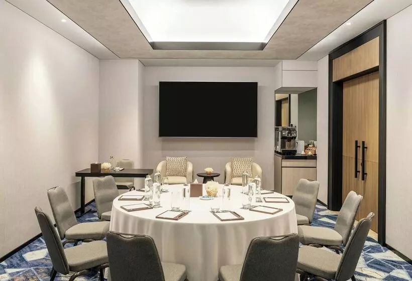 Sheraton Mall Of The Emirates Hotel, Dubai