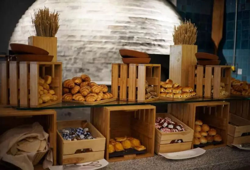 Sheraton Mall Of The Emirates Hotel, Dubai