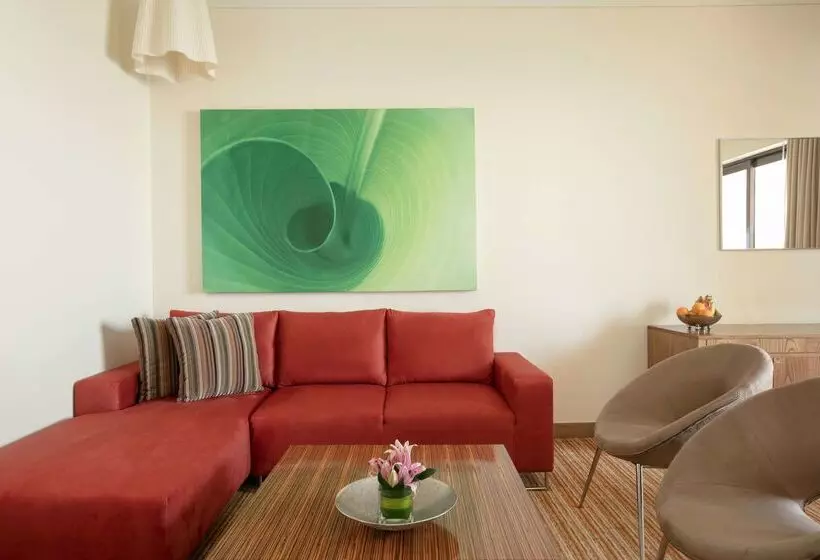 Traders Hotel, Abu Dhabi