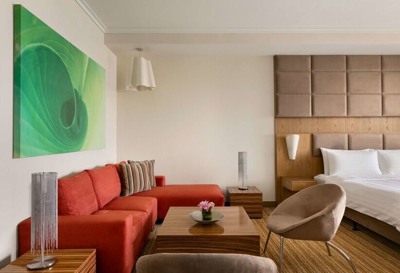 Traders Hotel, Abu Dhabi