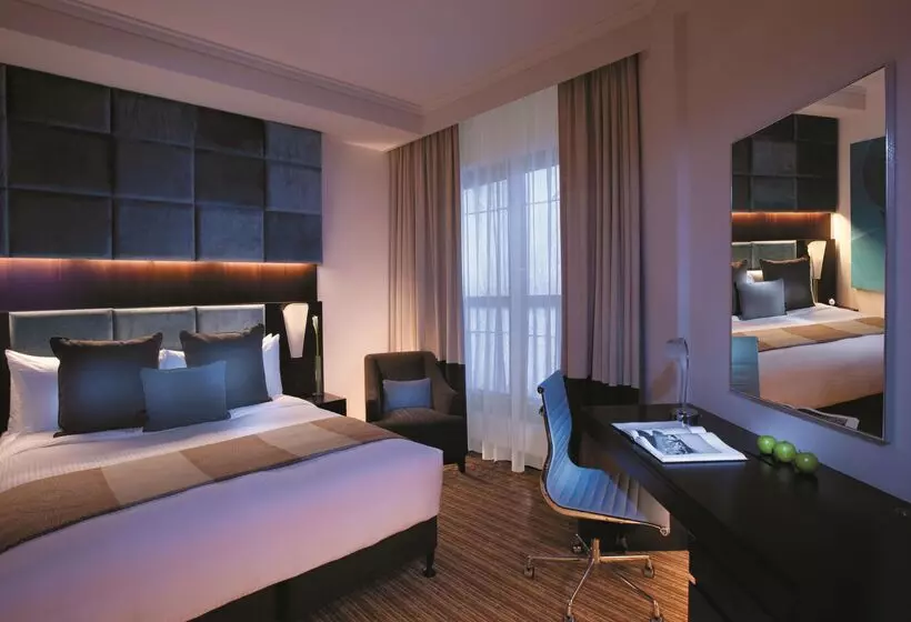 Traders Hotel, Abu Dhabi