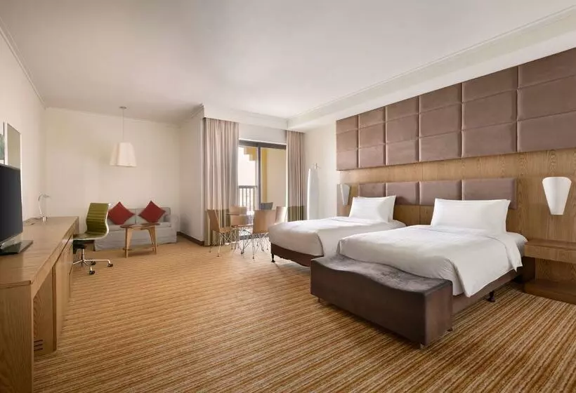 Traders Hotel, Abu Dhabi