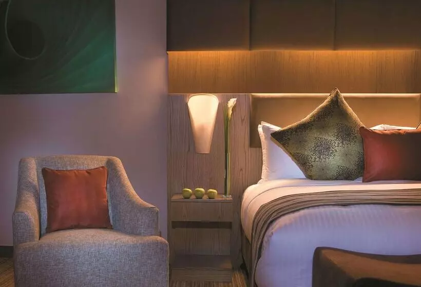 Traders Hotel, Abu Dhabi