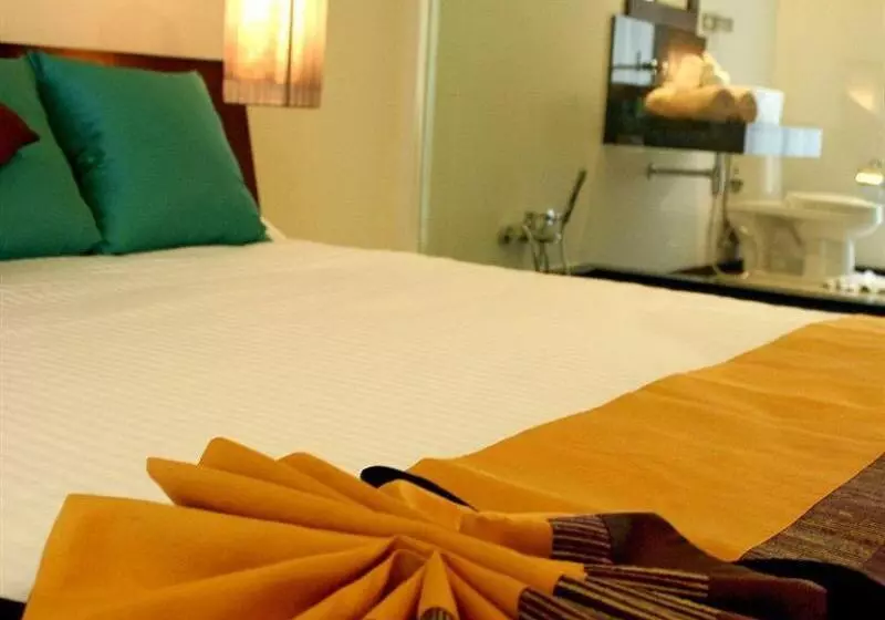 Two Villas Holiday Phuket: Oxygen Bang Tao Beach