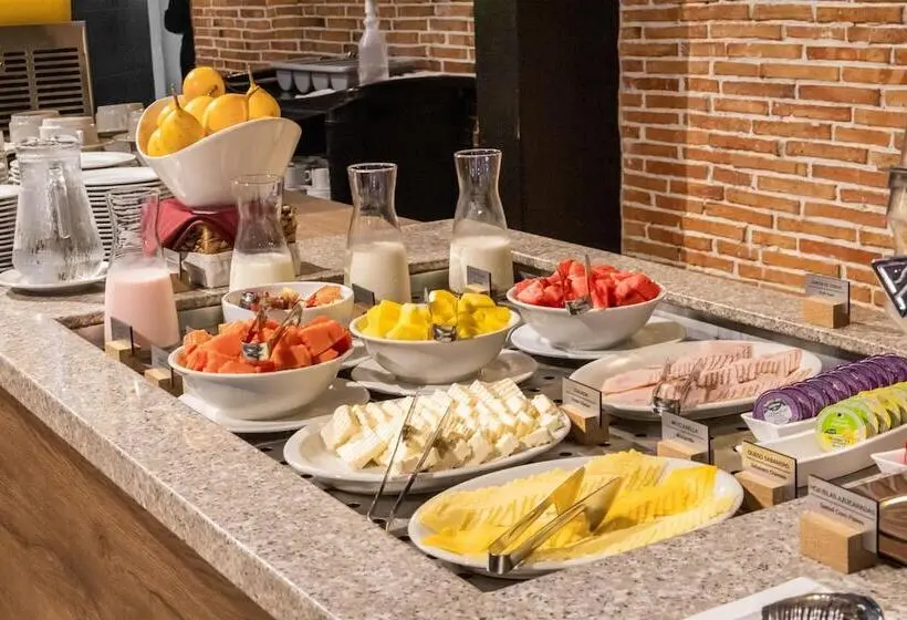 Best Western Plus Hotel San Diego