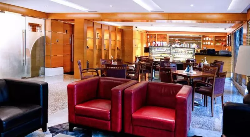 Golden Sands Hotel Apartments